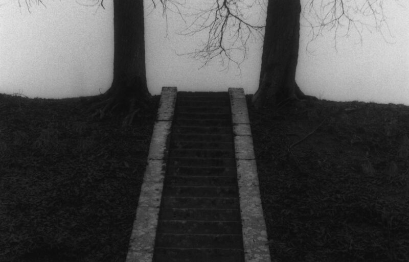 2923 Est - Escalier au dessus de la voûte côté Escommes - © 1995