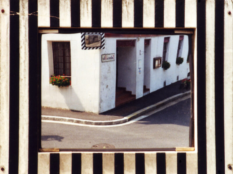 Regards contraints #4 - © 2000- (série ouverte)
